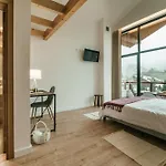 Unhais Valley -