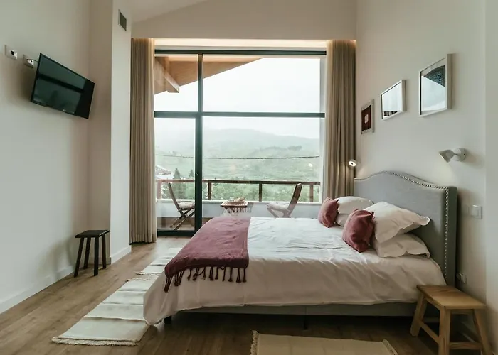 Unhais Valley - * ウニャイス・ダ・セーラ