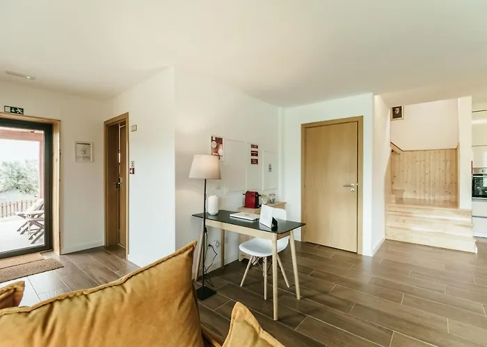 Unhais Valley - ウニャイス・ダ・セーラ